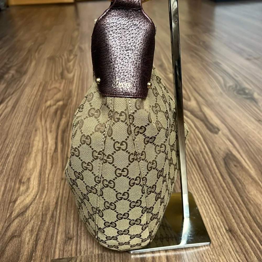 A215 - 💯 % authentic Gucci shoulder bag - Picture 11 of 16